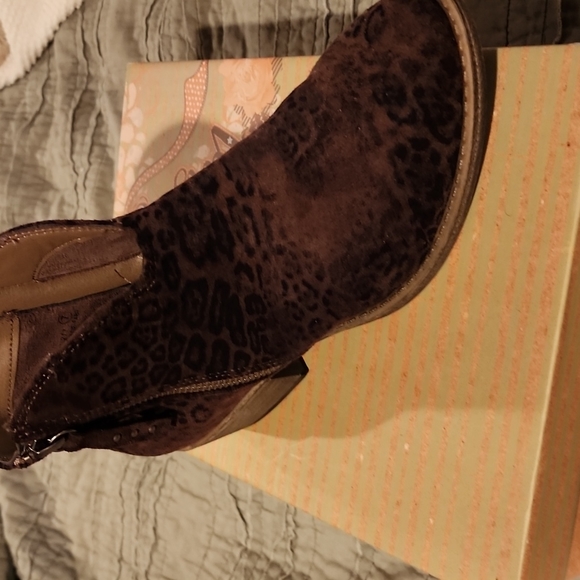 Very G Womens Leah 2 Bootie main image 1